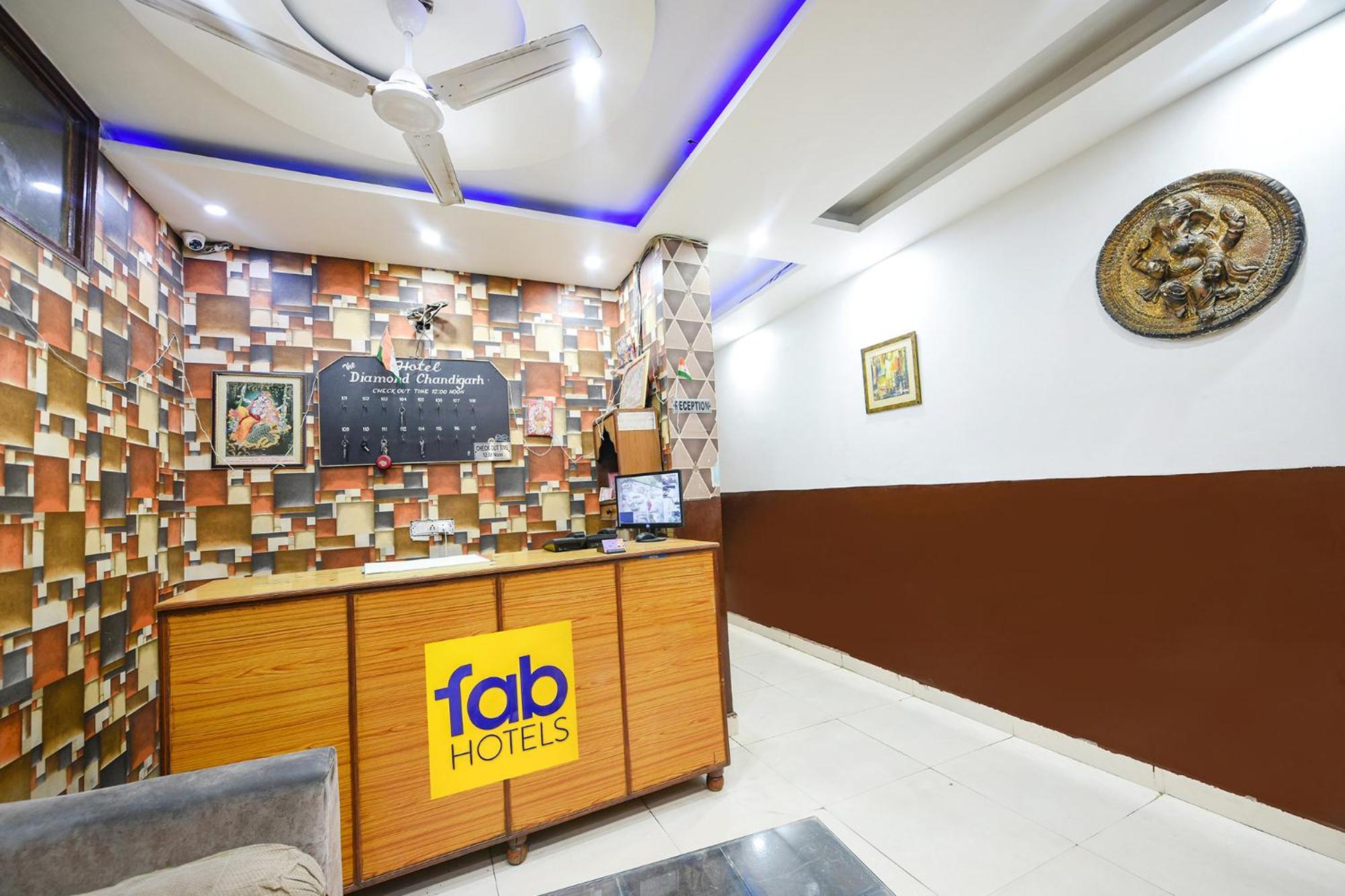 Fabexpress Diamond Sec 45 Hotel Chandigarh Luaran gambar