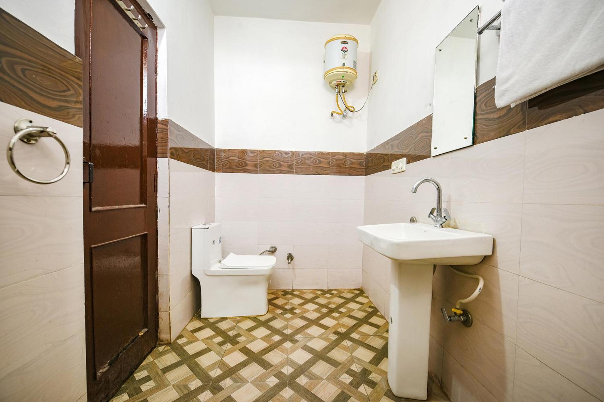 Fabexpress Diamond Sec 45 Hotel Chandigarh Luaran gambar